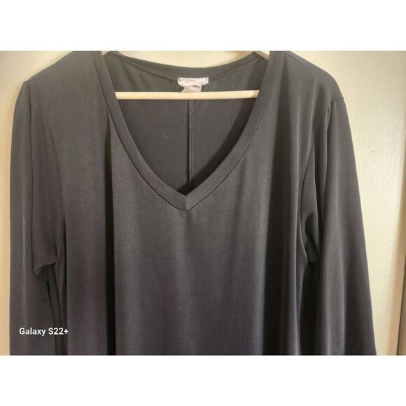 Comfortable v neck wrinkle free midi dress with pockets, plus - Picture 2 of 7